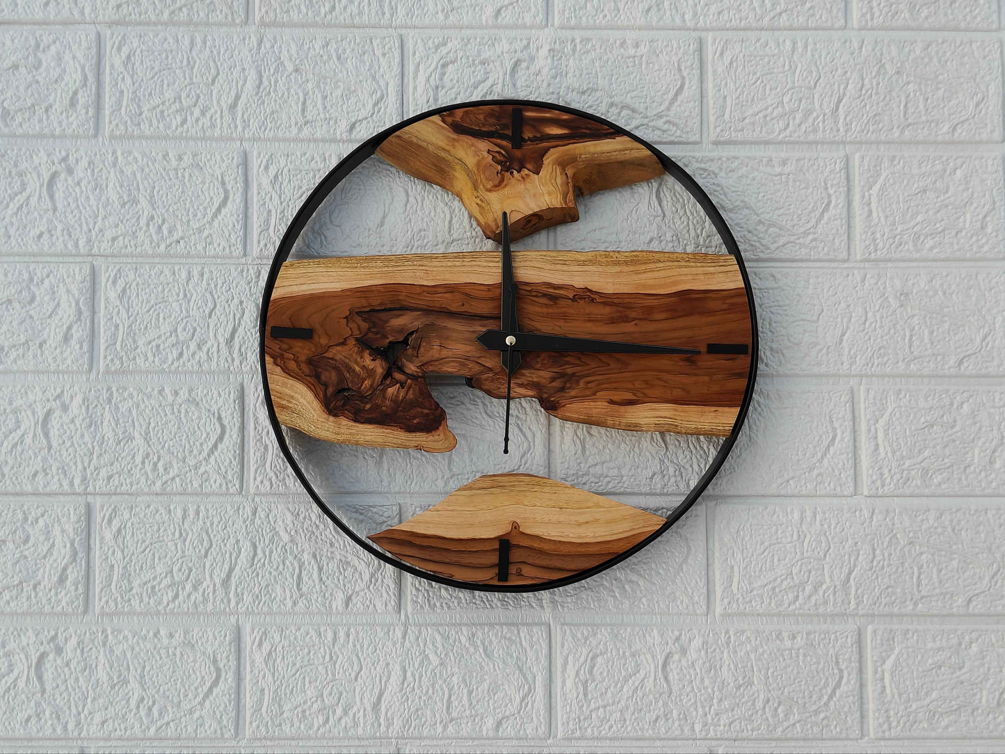 Metal Frame Wooden Clock
