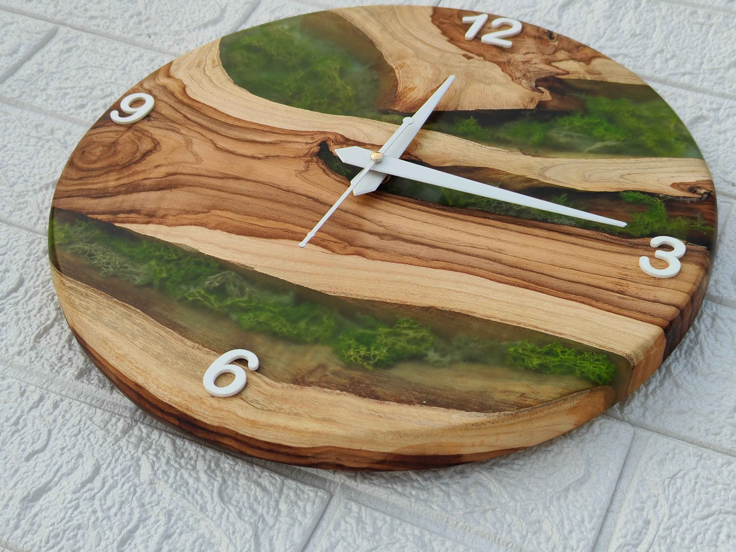 Epoxy Clock Grass