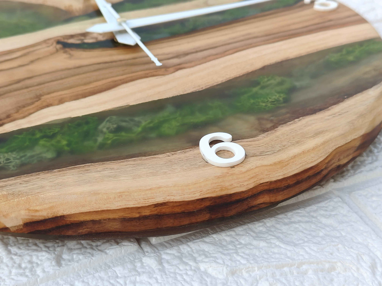 Epoxy Clock Grass