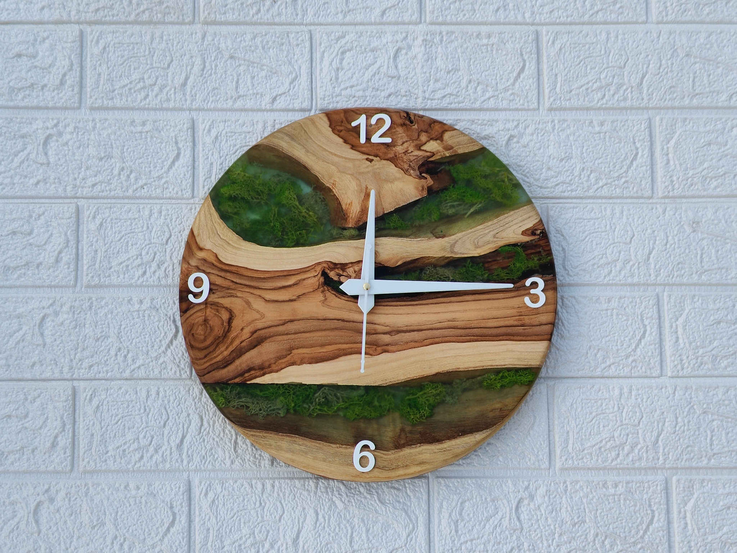 Epoxy Clock Grass