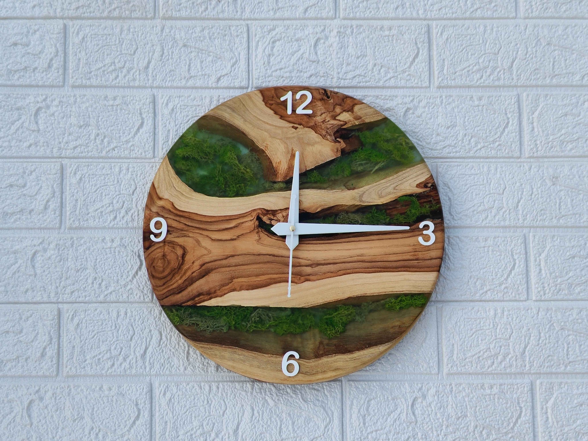 Epoxy Clock Grass